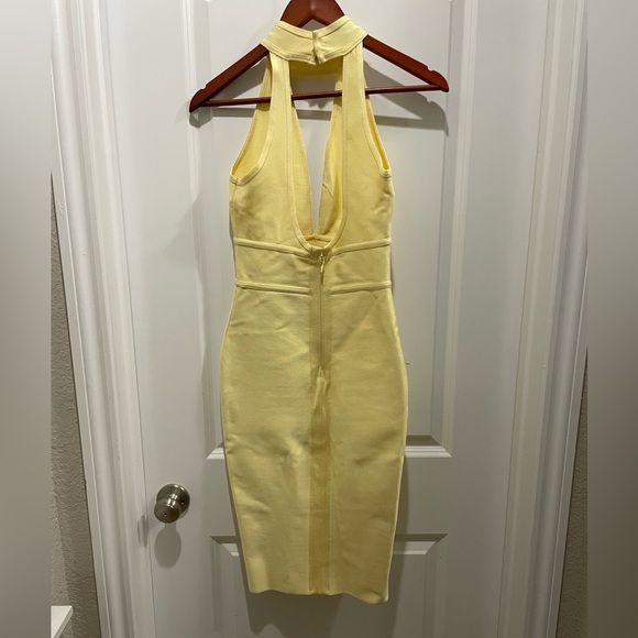 PASTEL YELLOW HOUSE OF CB 
MISTRESS ROCKS - Picture 5 of 7